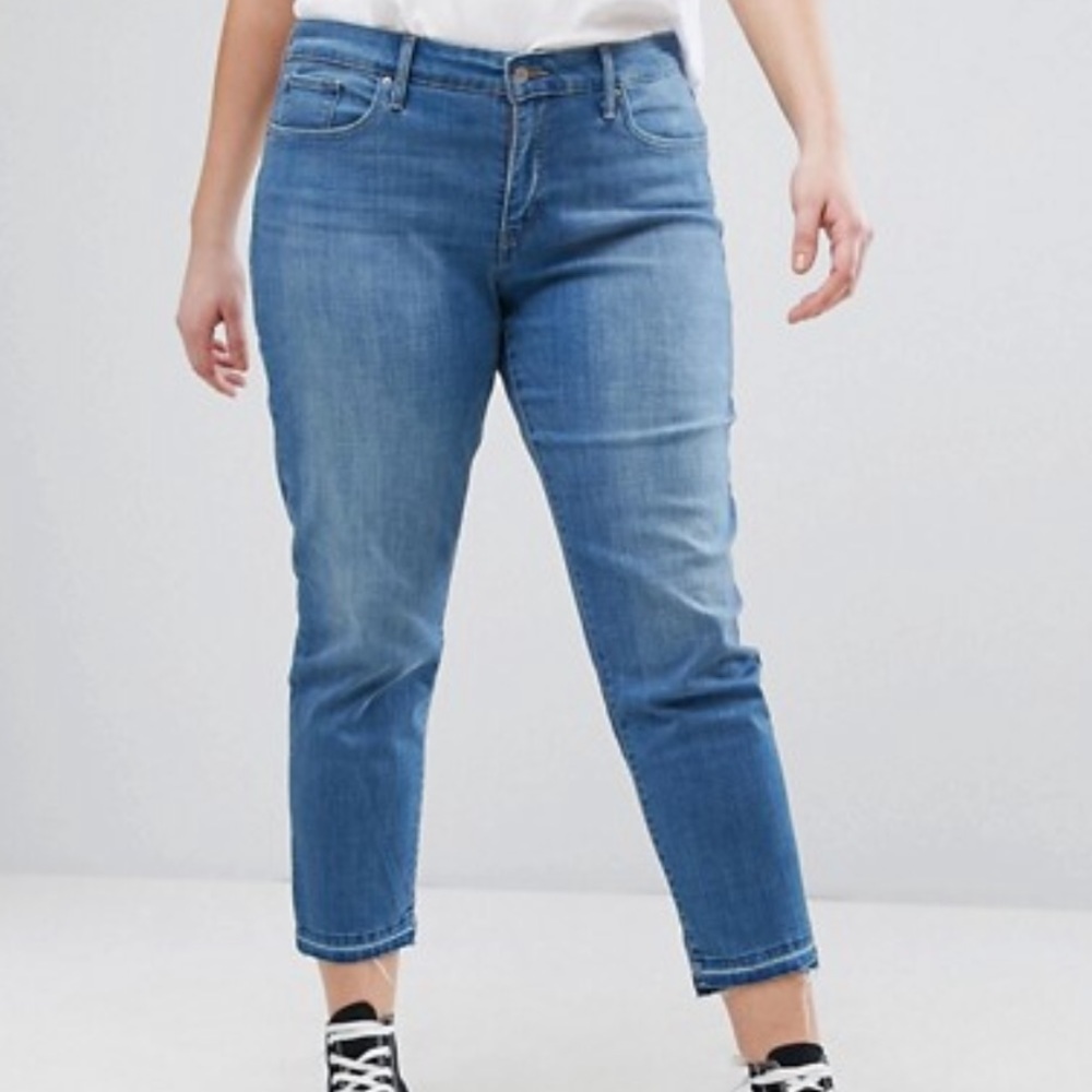 Levi’s 311 Shaping Skinny Jean